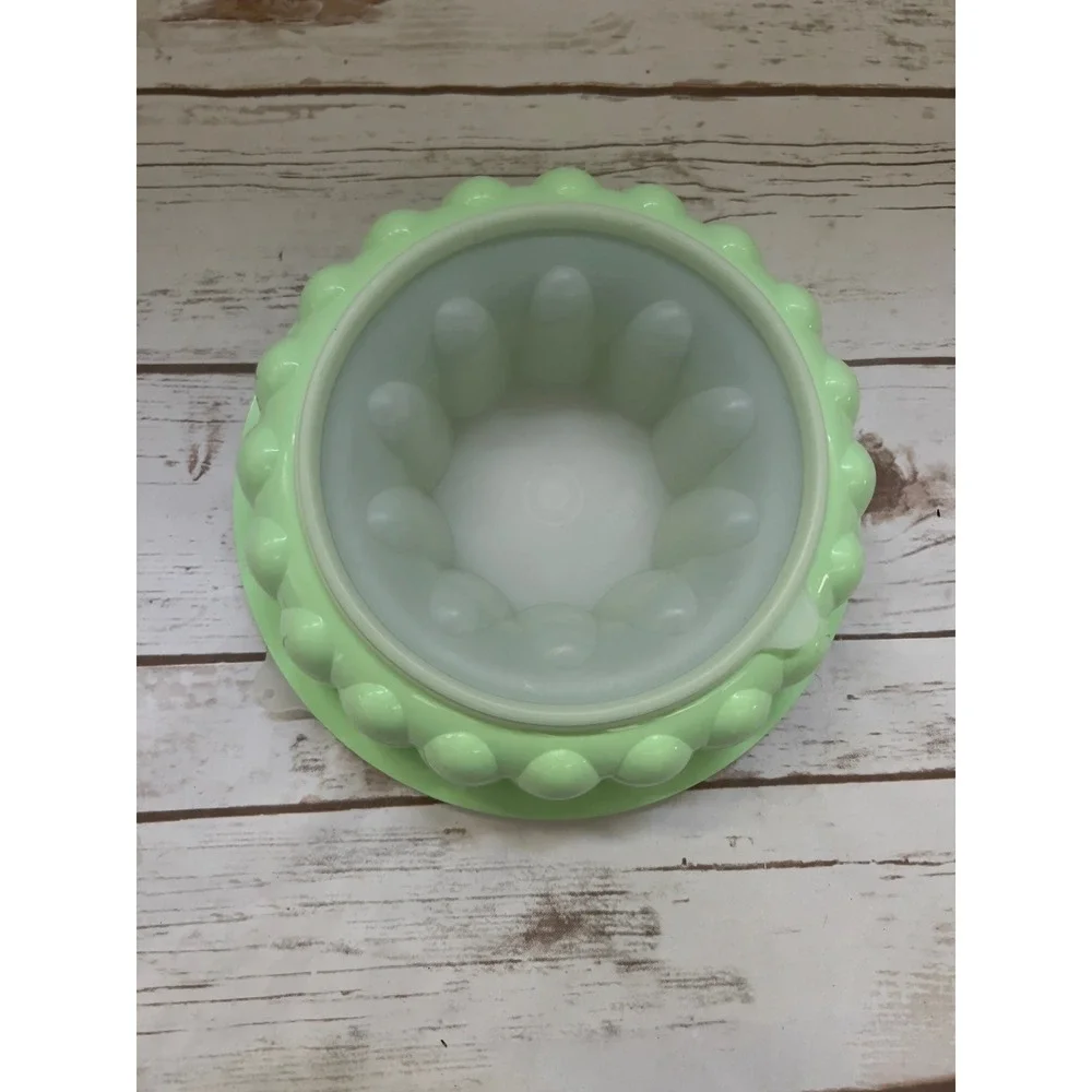 Tupperware Jel-Ring Jello Mold Mint Green Vintage 9.5 Inch